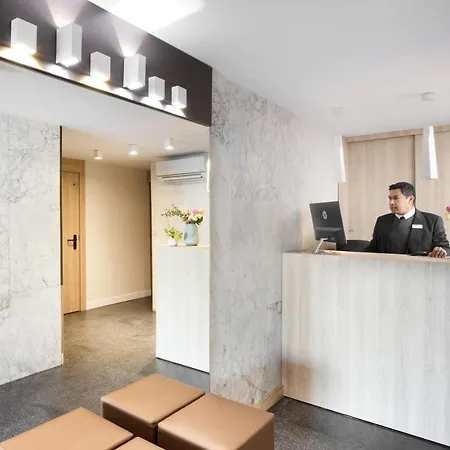 阳光与海滩名誉酒店 3*